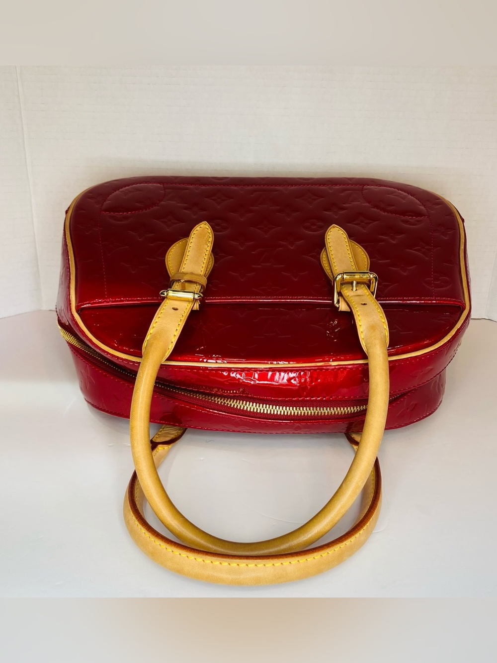 Louis Vuitton Summit Drive Red Vernis Satchel with Natural Leather Trim - Picture 6 of 12